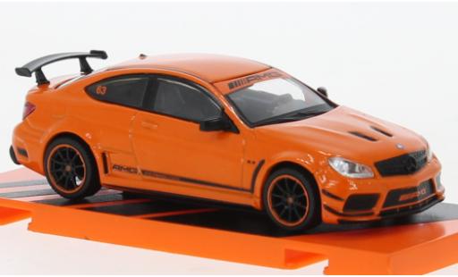 Modelauto Mercedes C AMG C63 Coupe zwart Series oranje 1/64 Tarmac Works