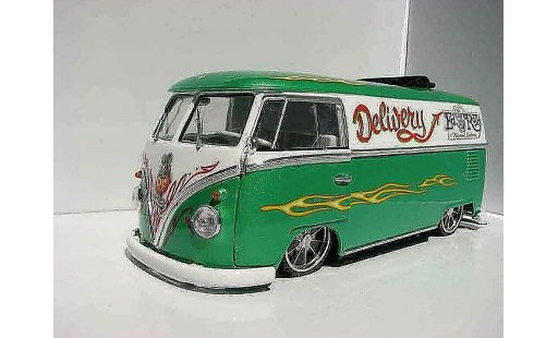Volkswagen Combi Base 1/18 Welly tribute to ed roth combi rat fink revell modelauto