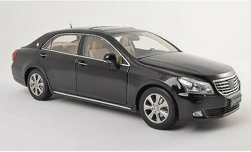 Toyota Crown Base 1/18 Paudi zwart 2010 modelauto