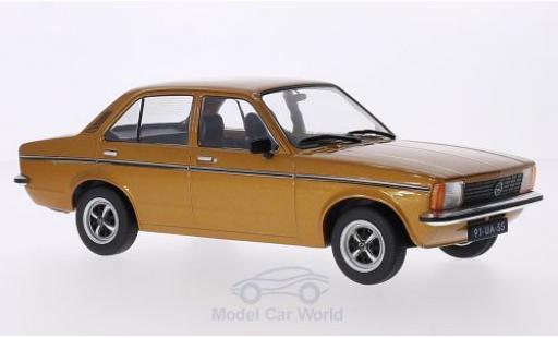 Modelauto Opel Kadett C Berlina C Sedan gold 4-T&Atilde;&frac14;rer 1/18 Triple 9 Collection