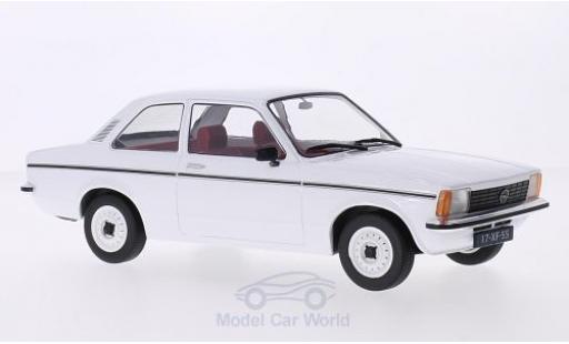 Modelauto Opel Kadett C Berlina C Sedan wit 2-T&Atilde;&frac14;rer 1/18 Triple 9 Collection