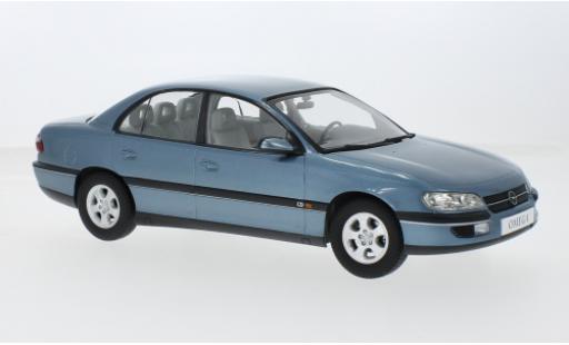 Modelauto Opel Omega B Base B metallic blauw 1996 1/18 Triple 9 Collection