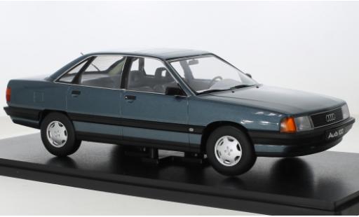 Modelauto Audi 100 berline (C3) metallic turquoise 1989 1/18 Triple 9 Collection
