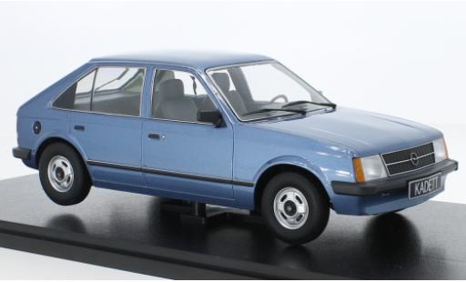 Modelauto Opel Kadett D Base D metallic blauw 1/18 Triple 9 Collection