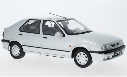 Modelauto Renault 19 Base d 94 1/18 Triple 9 Collection