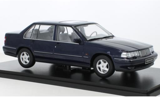 Modelauto Volvo 960 Base metallic blauw 1996 1/18 Triple 9 Collection