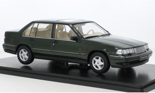 Modelauto Volvo 960 Base metallic groen 1996 1/18 Triple 9 Collection