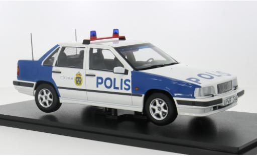 Modelauto Volvo 850 Base 1993 Politie Sweden 1/18 Triple 9 Collection