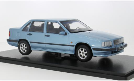 Modelauto Volvo 850 Base blauw 1993 1/18 Triple 9 Collection