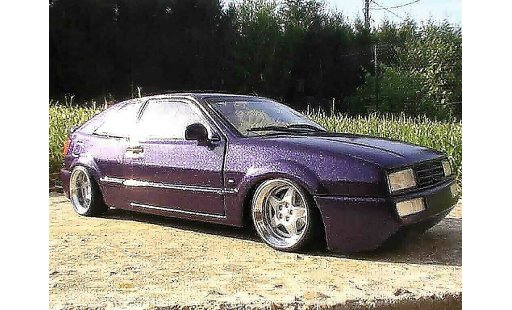 Volkswagen Corrado VR6 1/18 Revell peinture violet avec paillette modelauto