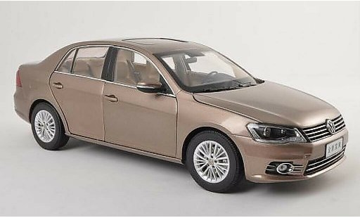 Volkswagen Bora Base 1/18 Paudi beige 2012 modelauto
