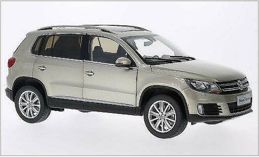 Volkswagen Tiguan Base 1/18 Paudi metallic beige 2013 modelauto