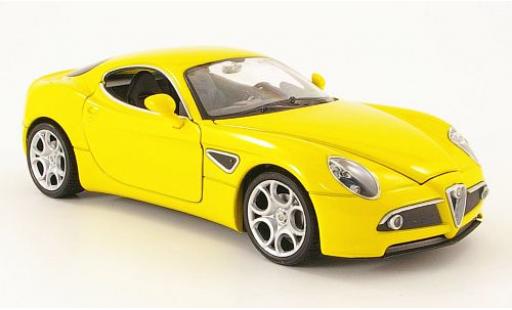 Modelauto Alfa Romeo 8C competizione met.-geel 1/24 Welly