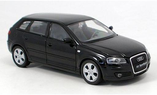 Modelauto Audi A3 sportback zwart 1/24 Welly