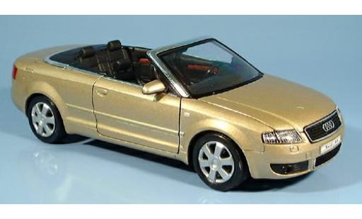 Modelauto Audi A4 berline met. gold 2003 1/24 Welly