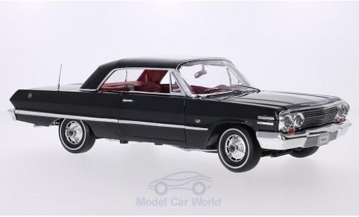 Modelauto Chevrolet Impala Coupe Hardtop zwart 1963 1/18 Welly