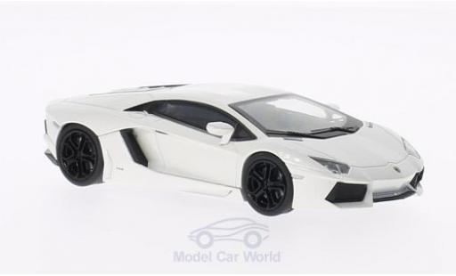 Modelauto Lamborghini Aventador LP700-4 metallic wit 1/43 Welly