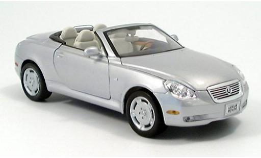 Modelauto Lexus SC 430 grijs 1/24 Welly