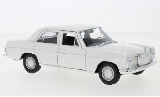 Modelauto Mercedes 220 Base (W115) wit 1968 1/24 Welly