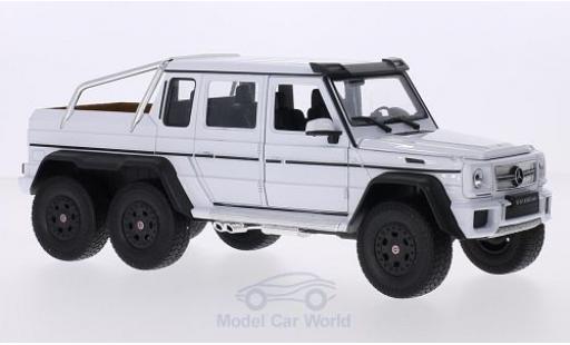 Modelauto Mercedes 6 6x6 G 63 AMG wit 1/24 Welly