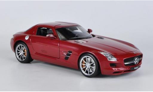 Modelauto Mercedes SLS Coupe AMG (C197) rood 1/18 Welly