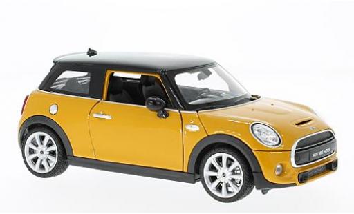 Modelauto Mini Cooper S geel/zwart 1/24 Welly