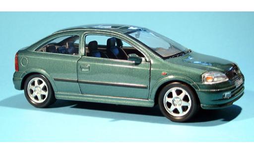 Modelauto Opel Astra Base groen 1/24 Welly
