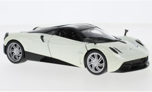 Modelauto Pagani Huayra Base metallic wit 1/24 Welly