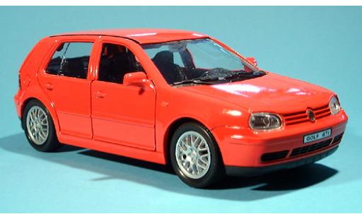 Modelauto Volkswagen Golf Base IV rood 1/24 Welly