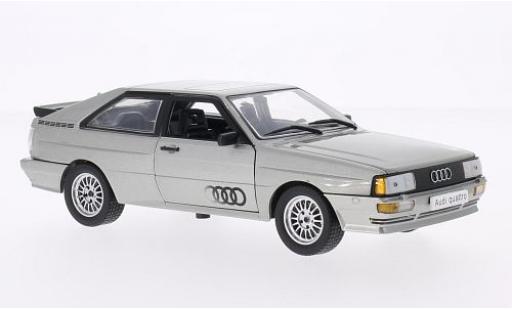 Modelauto Audi Quattro coupe grijs 1986 1/24 WhiteBox