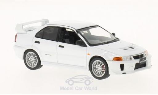 Modelauto Mitsubishi Lancer Evolution V wit RHD 1998 1/43 WhiteBox