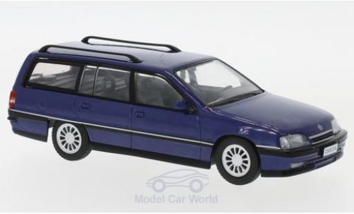 Modelauto Opel Omega Caravan A2 metallic blauw 1990 1/43 WhiteBox
