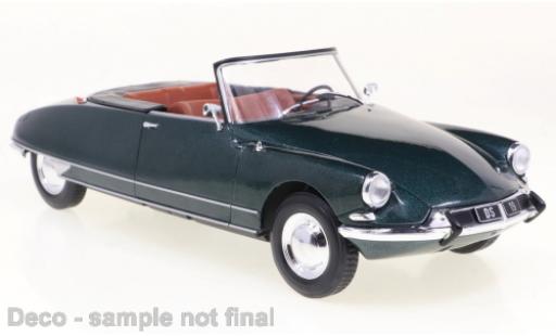 Modelauto Citroen DS Cabriolet 19 metallic groen 1963 1/24 WhiteBox