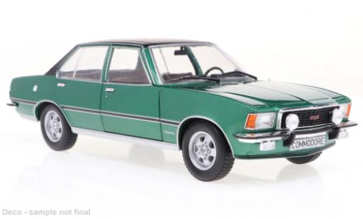 Modelauto Opel Commodore B GS/E groen 1972 1/24 WhiteBox