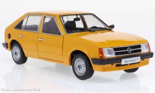Modelauto Opel Kadett D Base D oranje 1979 1/24 WhiteBox