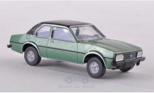 Modelauto Opel Ascona B Base B metallic groen/mat-zwart 1/87 Wiking