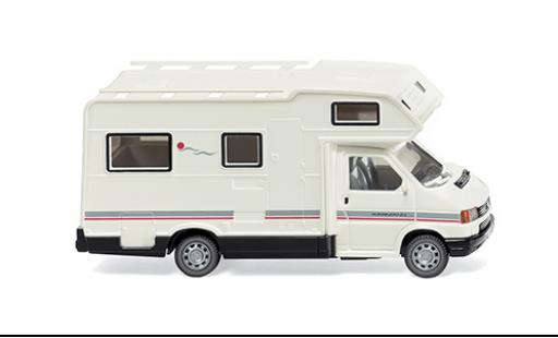 Modelauto Volkswagen T4 Base Karmann Wohnmobil Cheetah wit 1/87 Wiking